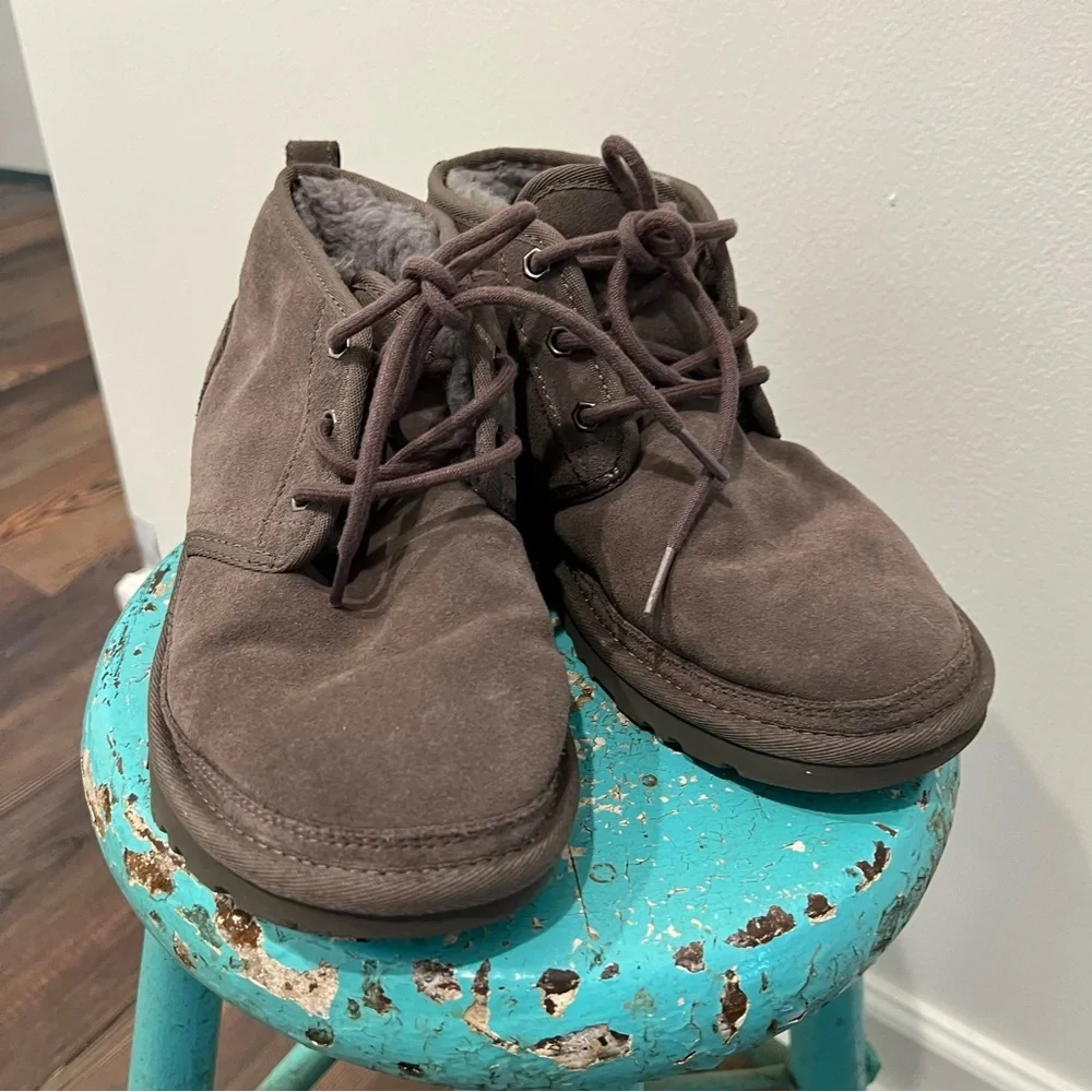 UGG gray lace